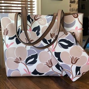 ♠️ Like New Kate Spade Reversible Tote 👜